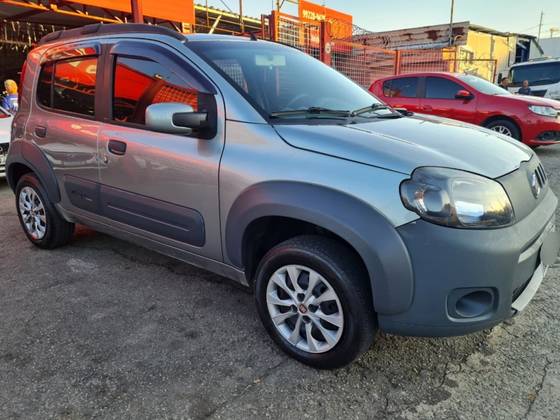 FIAT UNO 1.0 WAY 8V FLEX 4P MANUAL FIAT UNO 1.0 WAY 8V FLEX 4P MANUAL
